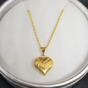 18 karat saudi gold necklace